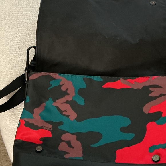 Coach Black and Red Camouflage Messenger Bag - Picture 2 of 8